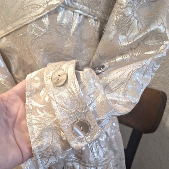 Chic Silver Floral Women's Trench Coat - Picture 3 of 14